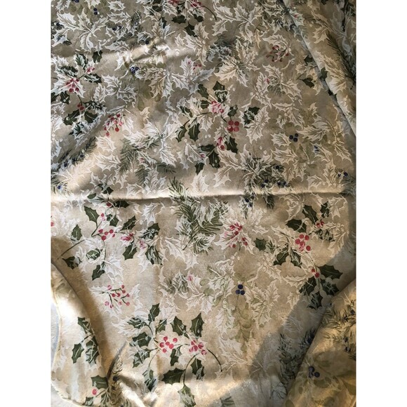 Vtg Christmas Rectangular Tablecloth 4x6’ Satin Vintage - Picture 2 of 2